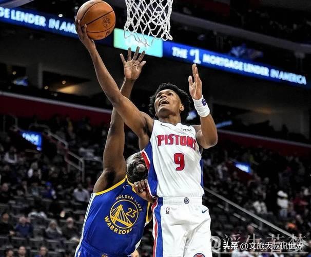 奥萨尔出战高效：9投5中，贡献12分6板1助2抢2帽