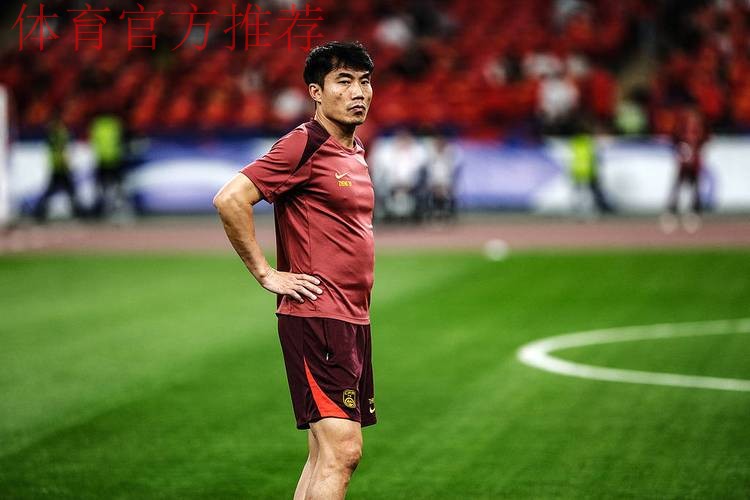 国足队员天津助力校园足球 郑智充当教练员 国足队员天津助力校园足球 郑智充当教练员